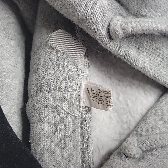 OUT FROM UNDER-Cropped Hoodie - Picture 3 of 4